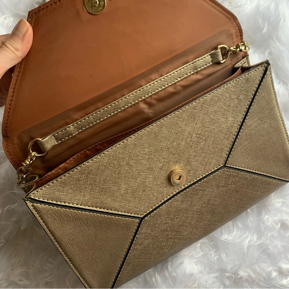 NWOT Gold Crossbody - Picture 3 of 7